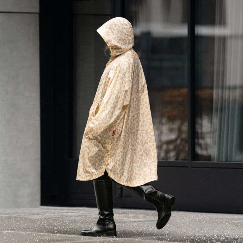 Impermeabile da viaggio pieghevole vaniglia leopardato, salvaspazio e utilissimo da riporre in valigia